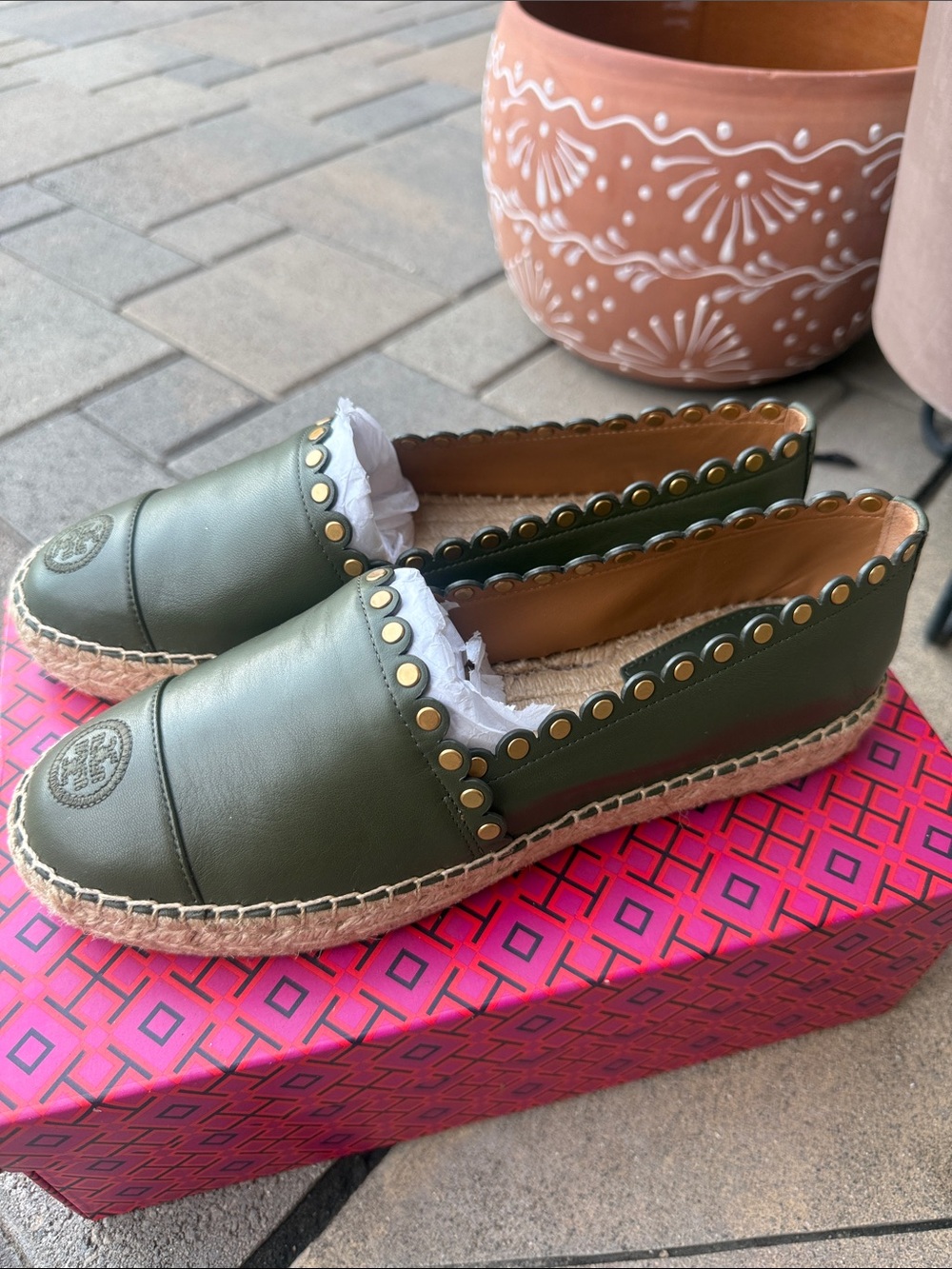 Tory Burch colorblock platform scalloped espadrille shoes studded 9 olive green